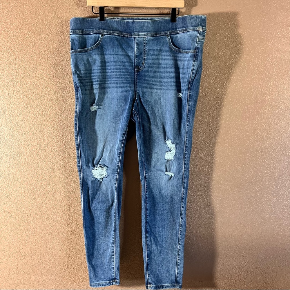Torrid Super Soft Lean Jean Pull-On Distressed Jeans Size 2R
